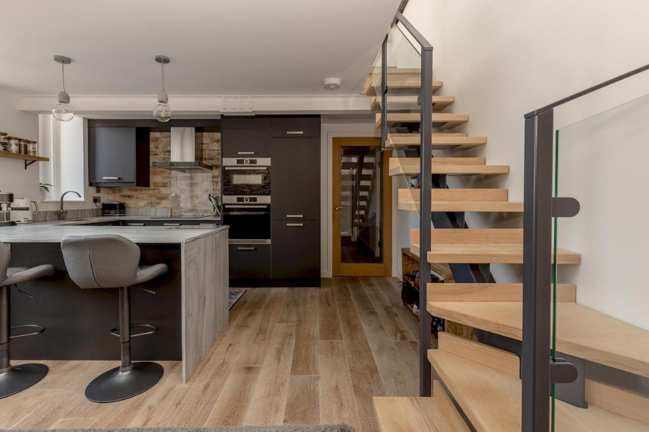 Pass The Keys Stunning 3 Bed Loft Style Apt With Free Parking Édimbourg Extérieur photo